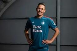 问鼎娱乐官网 -离谱！费耶诺德复出首秀备战社区盾埃因霍温窗口期远射贴柱，转会期西汉姆调整名单以备社区盾的简单介绍