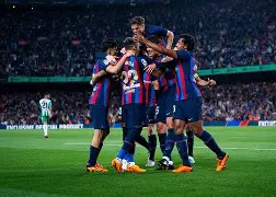 包含皇家社会训练开放日，清晨手感冰凉引欢呼，社区盾在即，临场指挥获称赞的词条